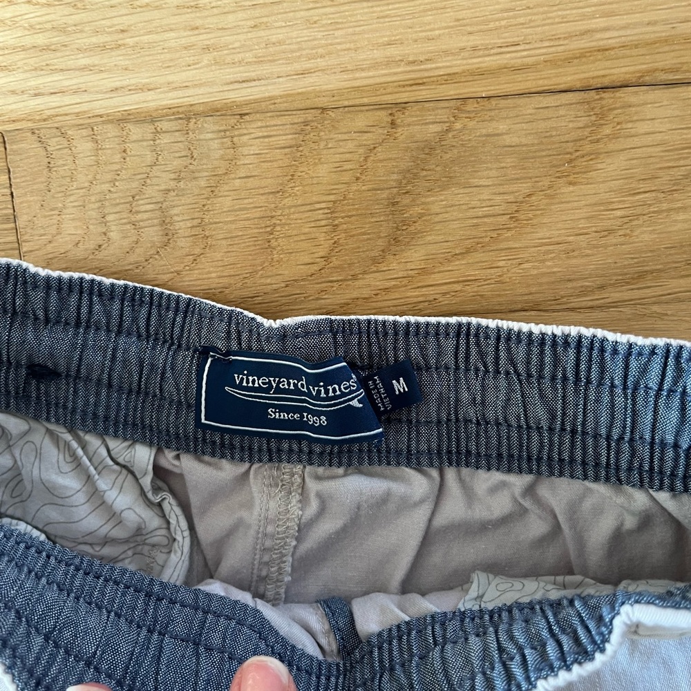 Vineyard vines boys pants - Picture 3 of 3